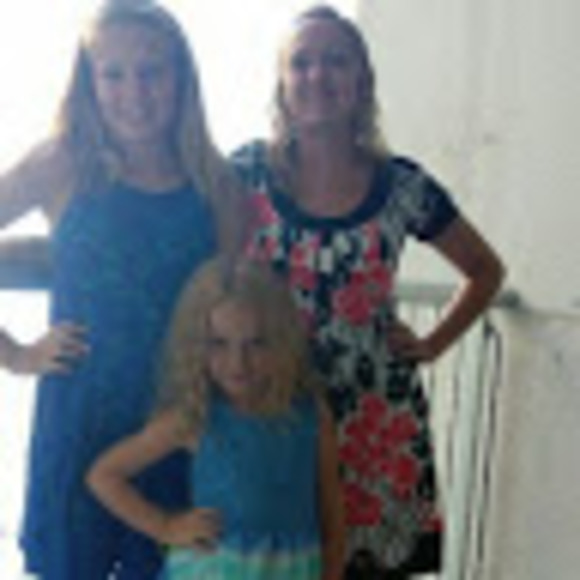 Meet your Posher, Allison - Picture 1 of 1